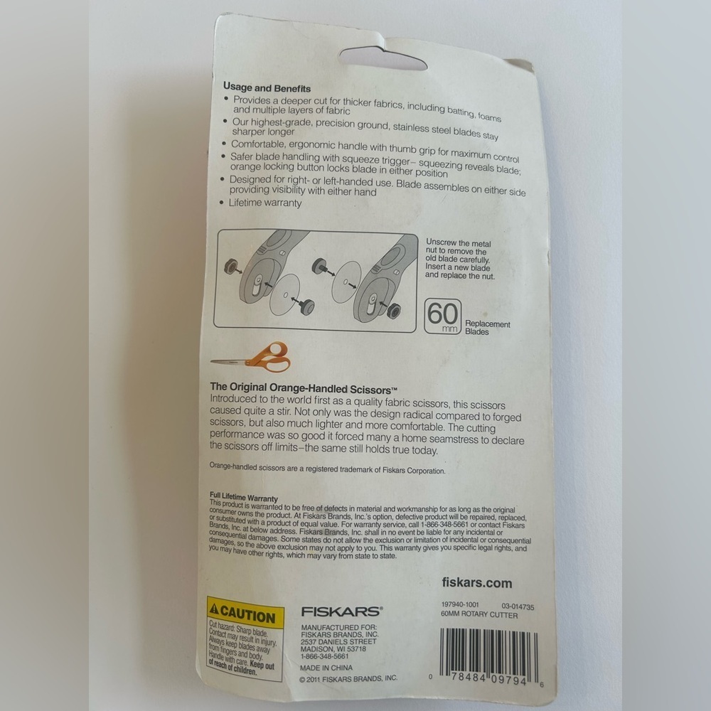 Fiskars 60mm Ergo Control Rotary Cutter Heavy Duty Self-Retracting Blade NEW - Picture 3 of 3